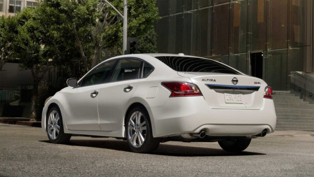 Nissan_Altima_2013