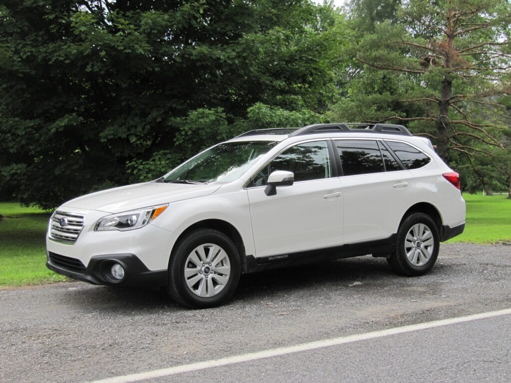 Subaru_Outback_2015